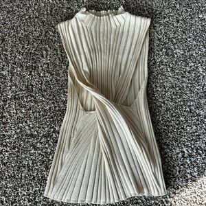 Elegant Cream Sleeveless Knit Top Size S